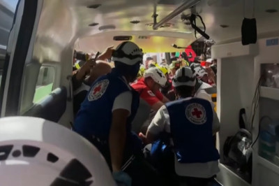 'Miracle' rescue as man pulled alive from Venezuela quake rubble after eight days